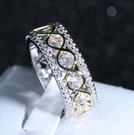 Elegant Glissing Zircon Stones Ring