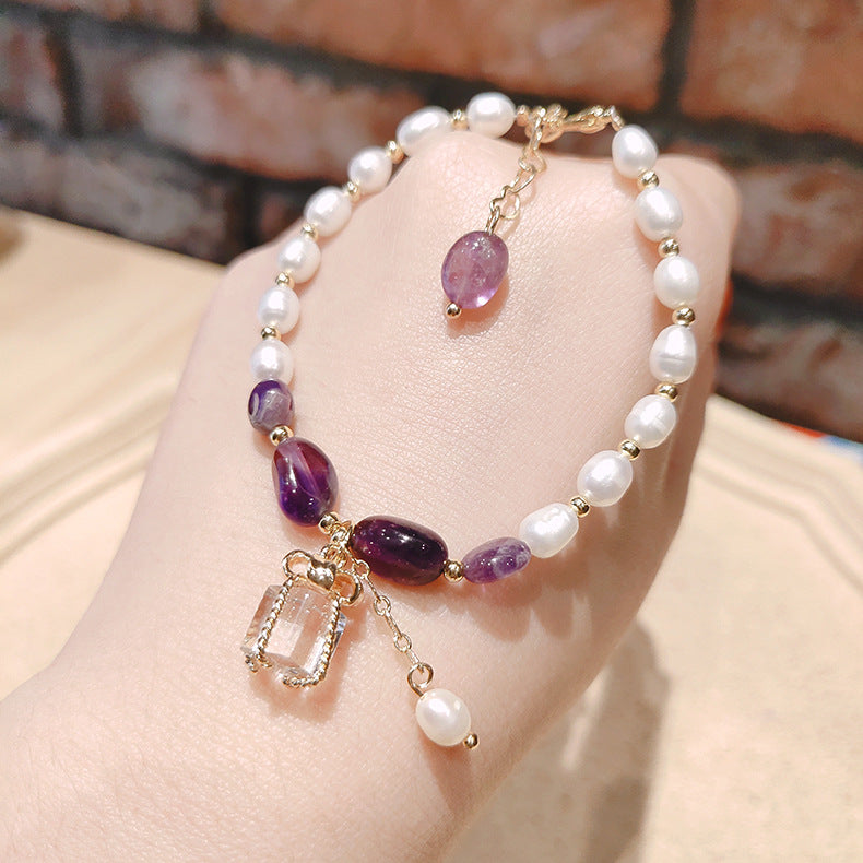 Graceful Freshwater Pearl Bracelet x Crystal Stones