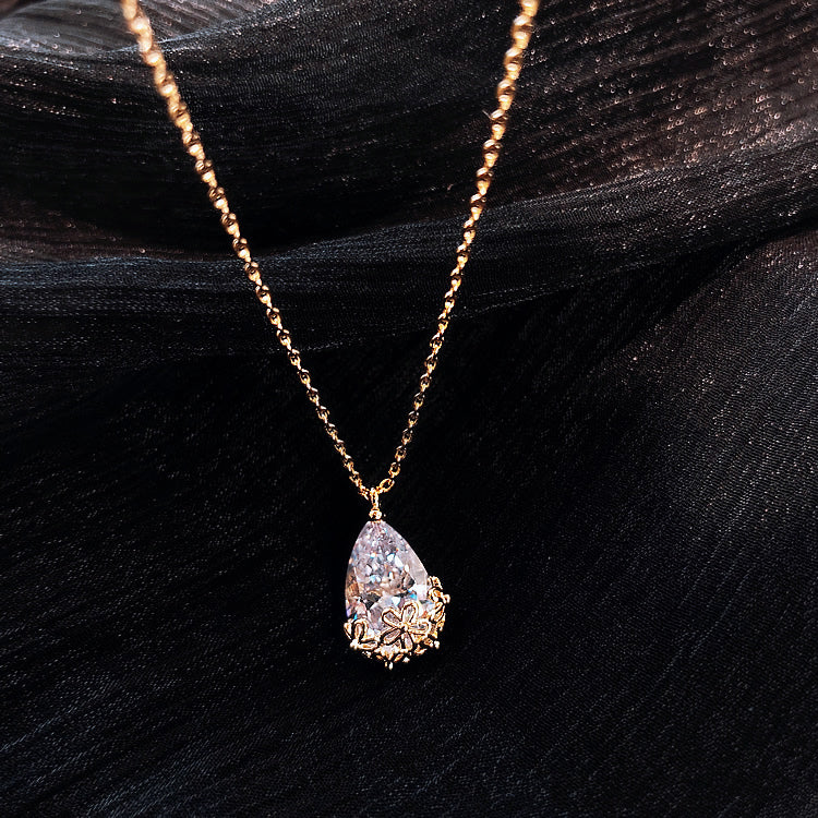 Elegant Crystal Water Drop Necklace