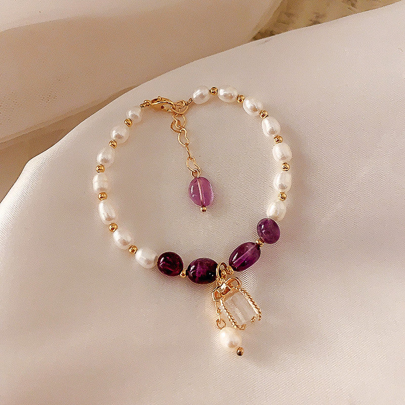 Graceful Freshwater Pearl Bracelet x Crystal Stones