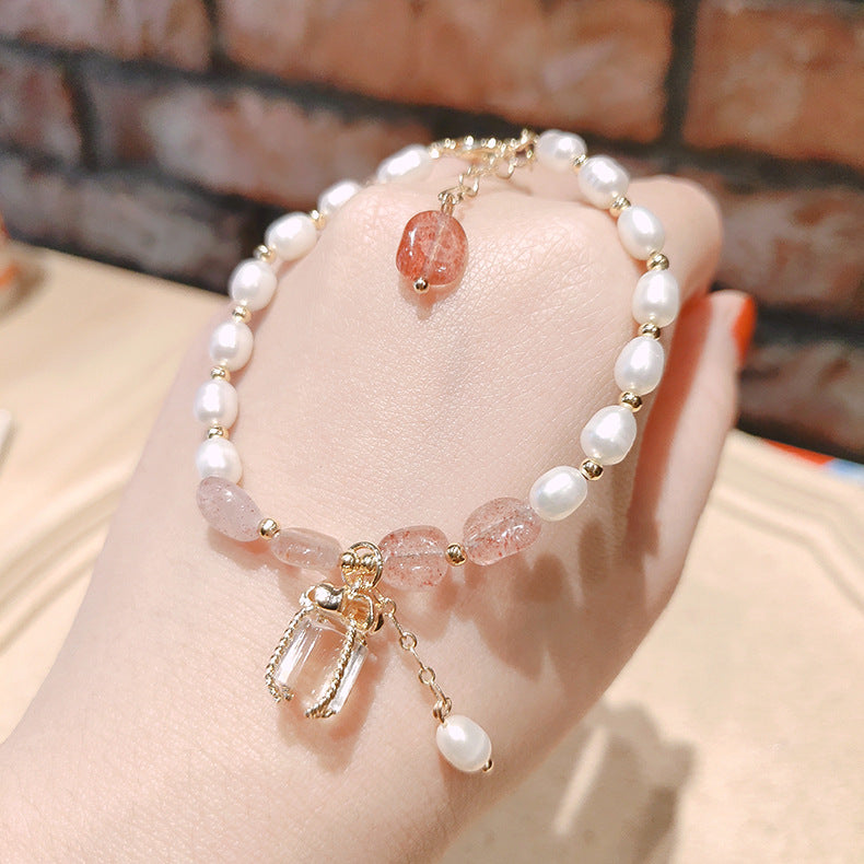 Graceful Freshwater Pearl Bracelet x Crystal Stones